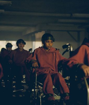 TÜM SIRLARIN SAHİBİ KIZ (The Girl with All the Gifts)