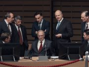 Odadaki Yetişkinler / Adults İn The Room