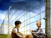 Çizgili Pijamalı Çocuk