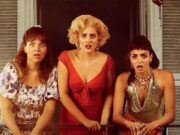 Balkondaki Kadınlar