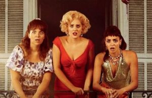 Balkondaki Kadınlar