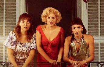 Balkondaki Kadınlar