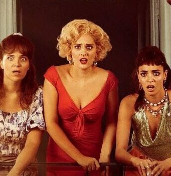 Balkondaki Kadınlar