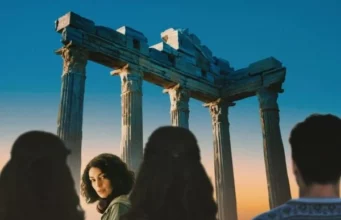 Gündüz Apollon Gece Athena