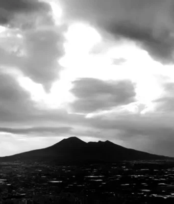 Pompei : Bulutların Altında